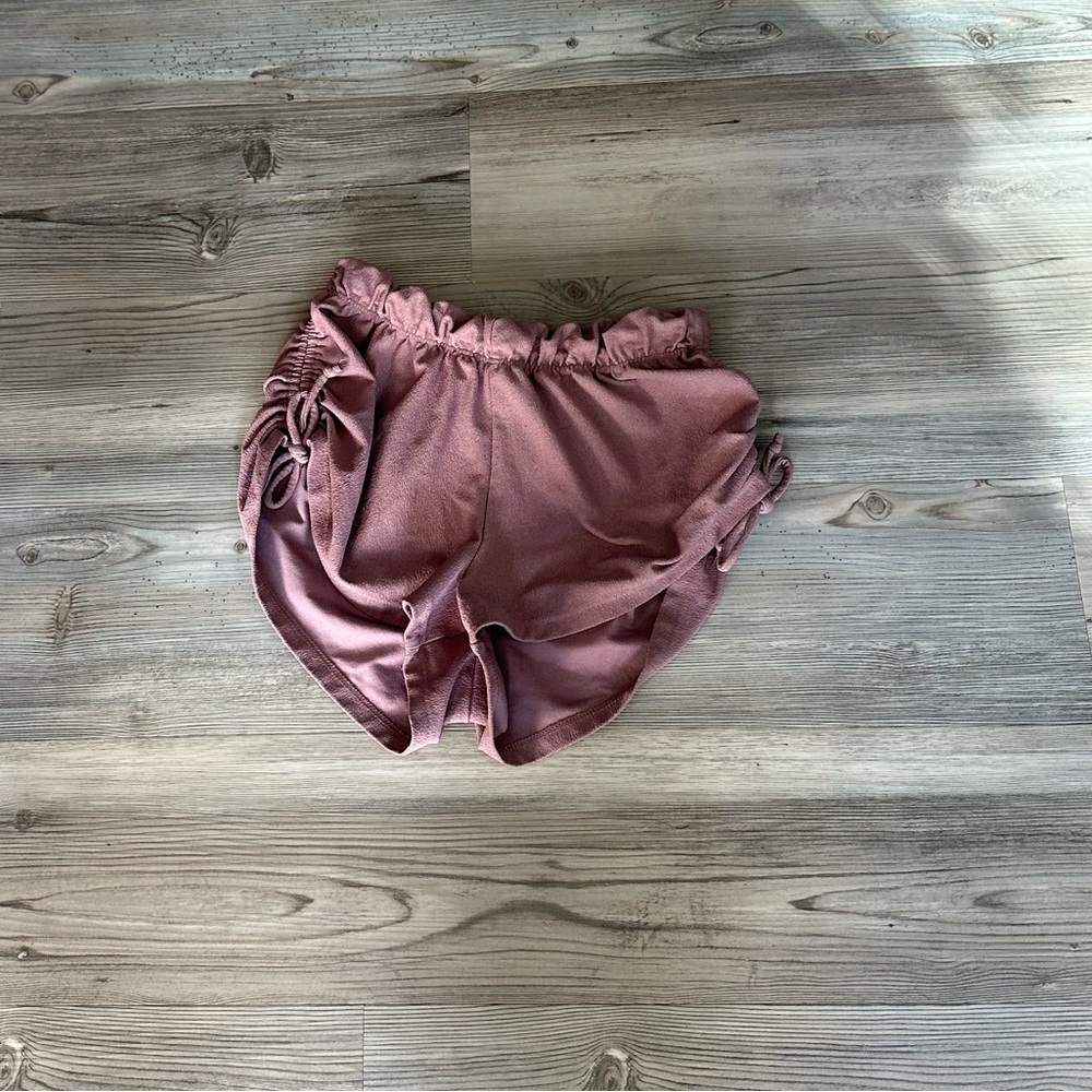 Five dancewear high tied shorts